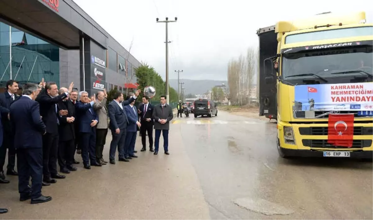 Bursa İş Dünyası 6 Tır Dolusu Yardım Malzemesini Kilis\'e Uğurladı