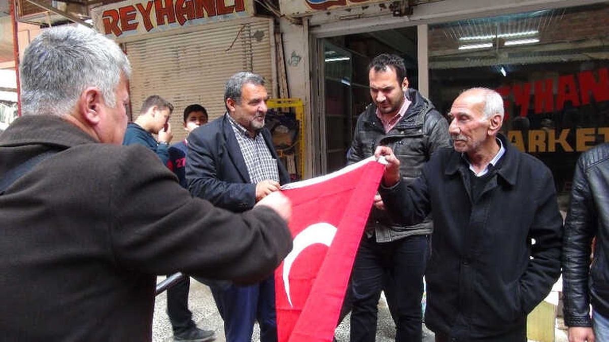 Dünya İslahiyeliler Derneğinden Zeytin Dalı Harekatına Bayraklı Destek