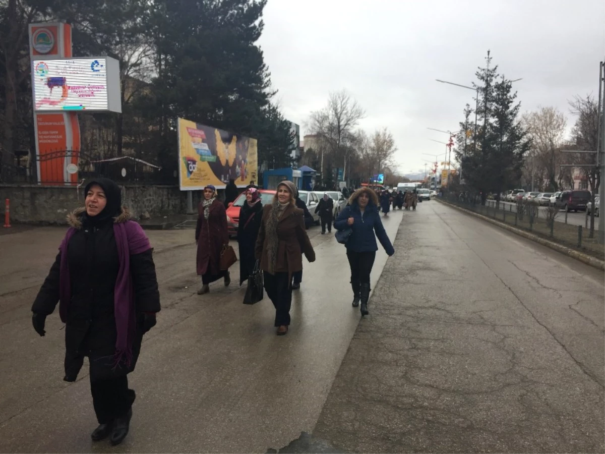 Erzurum\'da Kadınlar Günü Bir Dizi Etkinlikle Kutlandı