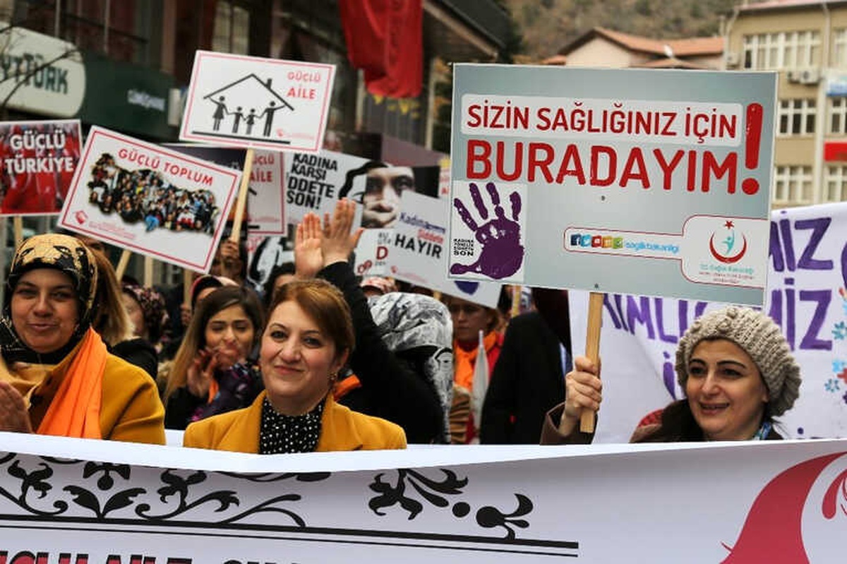 Gümüşhane\'de Kadınlar Gününde Sessiz Yürüyüş