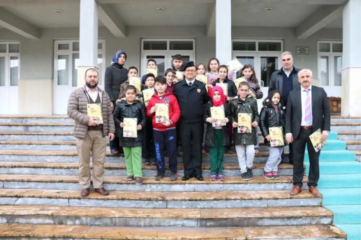 İmam Hatip Öğrencilerinden Mehmetçik Vakfı\'na Bağış