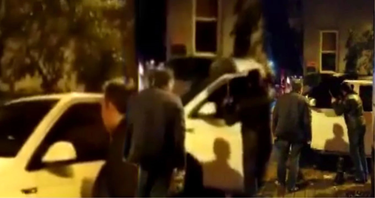 İstanbul\'un Göbeğinde Taksici Terörü! Müşteri Gibi Çağırdıkları Uber Şoförünü Dövdüler