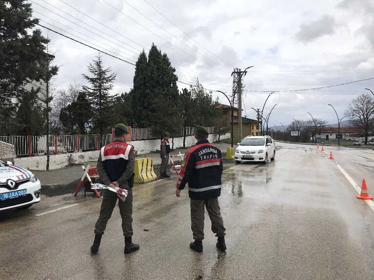 Jandarmadan Ceza Yerine Çiçek