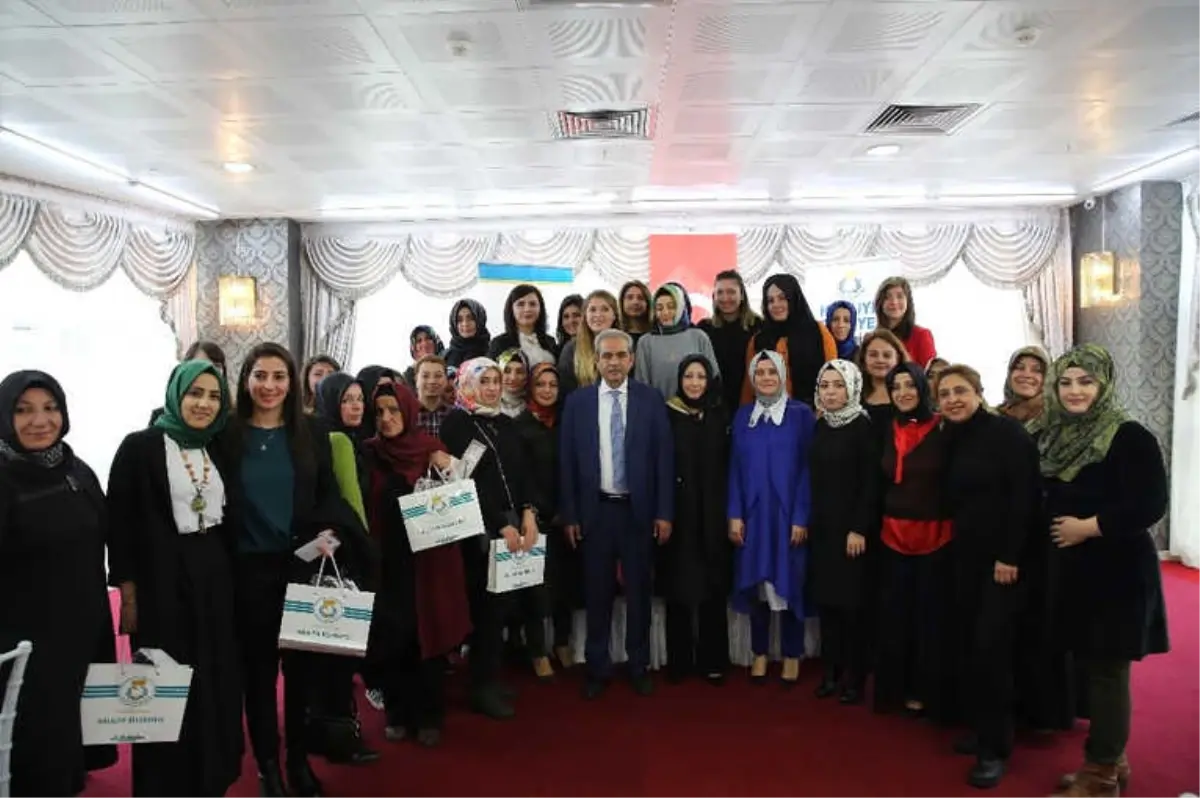 Kadınlar Belediyenin Programında Bir Araya Geldi