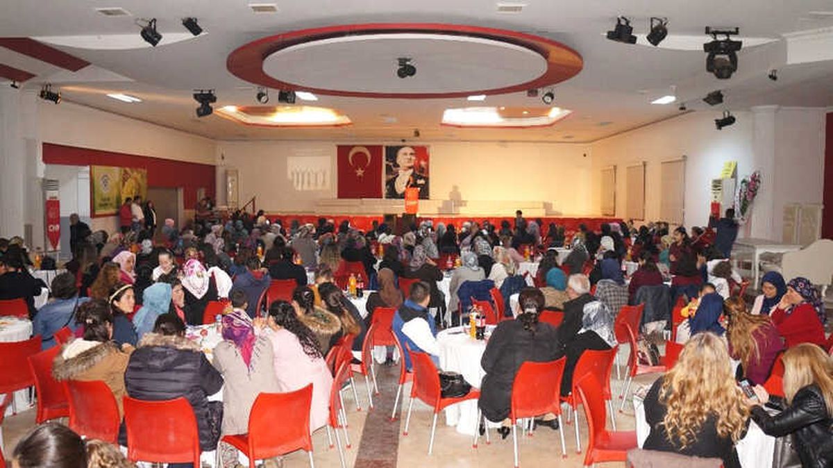 Kadınlar Günlerini Kutladı