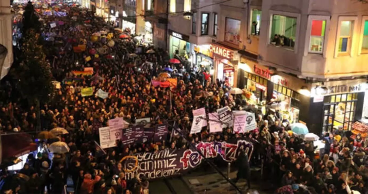 Dünya Kadınlar Günü Nedeniyle Binlerce Kadın Taksim Meydanı\'ndan Tünel\'e Yürüdü