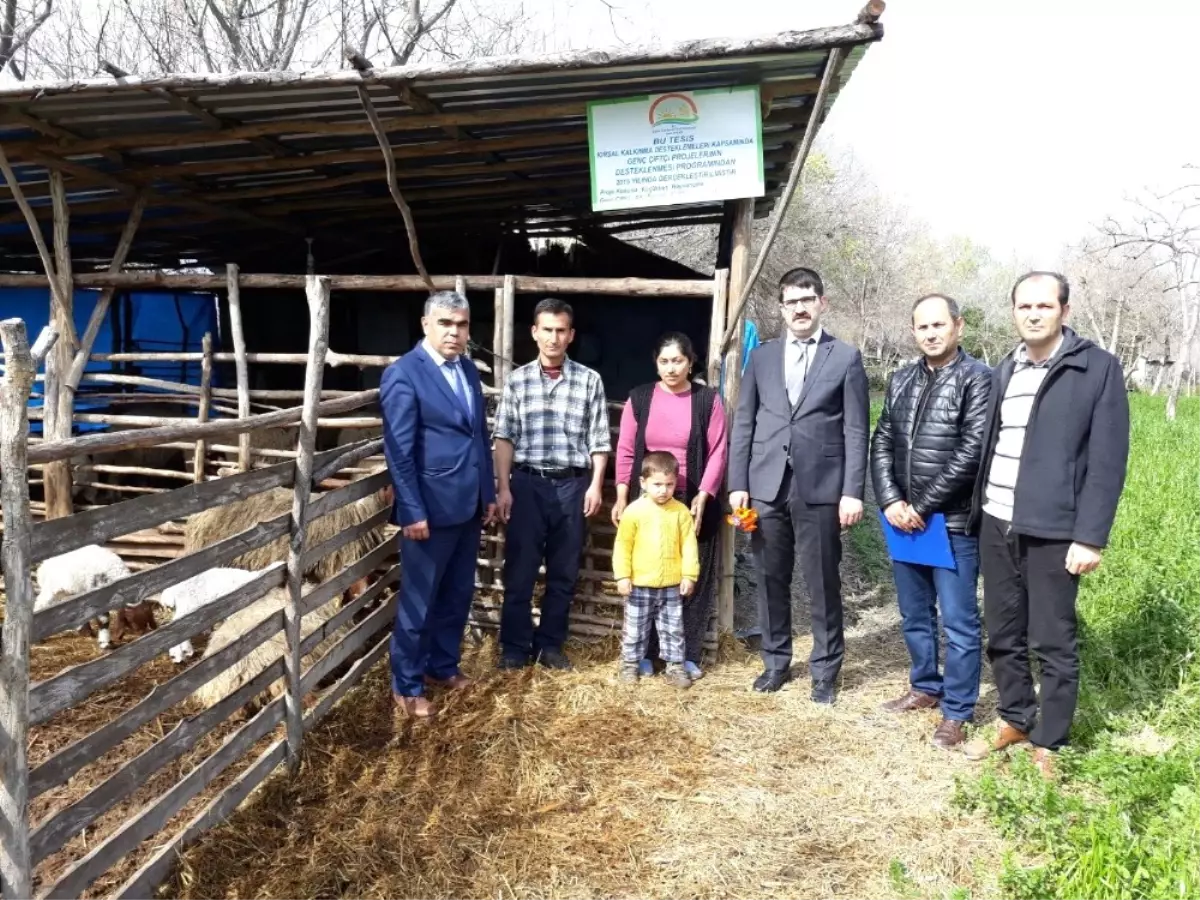 Kaymakam Coşkun\'dan Genç Çiftçilere Destek