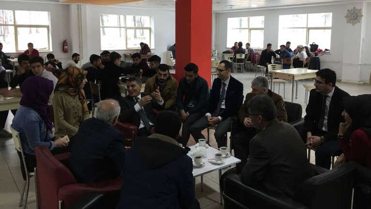 Kaymakam Özkan, Üniversiteli Gençlerle Bir Araya Geldi