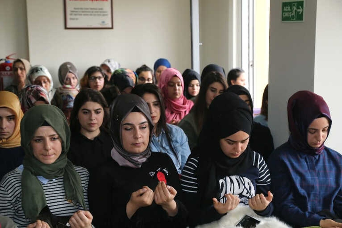 Kaymek\'te Kadınlar Afrin Kahramanları İçin Yapılan Duada Buluştu