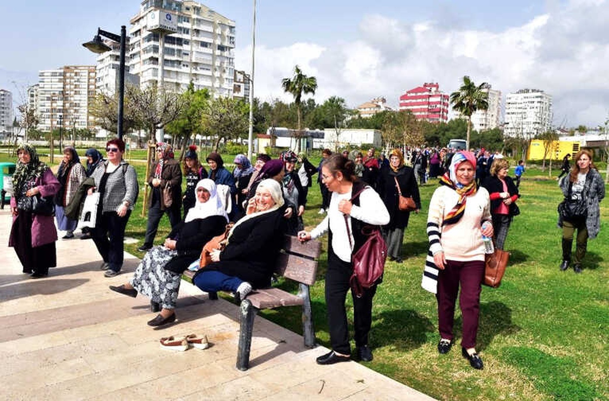 Kepez\'den Yalnız Kadınlara Anlamlı Destek