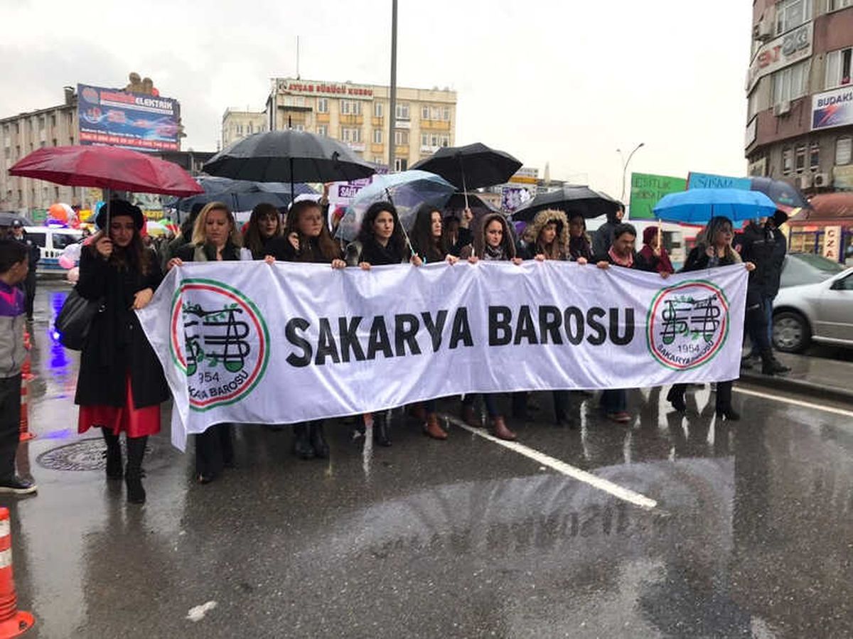 Sakarya\'da Kadınlar 8 Mart İçin Yürüdü