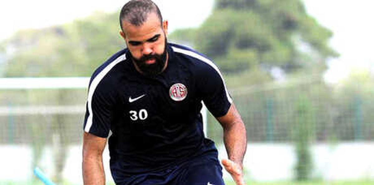 Sandro\'dan Şok Açıklama! \'Kalmaya Hazırım...\'