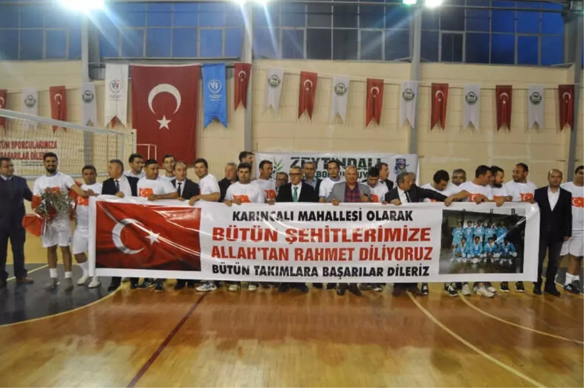 Serik\'te Şehitler Anısına Voleybol Turnuvası