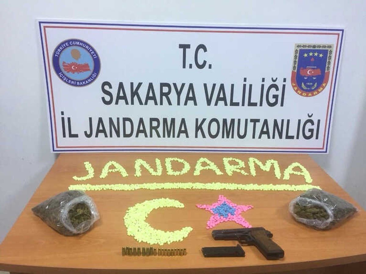 Sucukların Arasına Gizlenmiş Bin 477 Adet Uyuşturucu Hap Ele Geçirildi