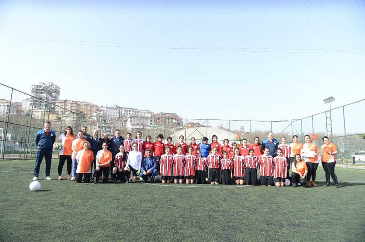Yeşil Sahalardan Bu Sefer Kadın Kahkahaları Yükseldi