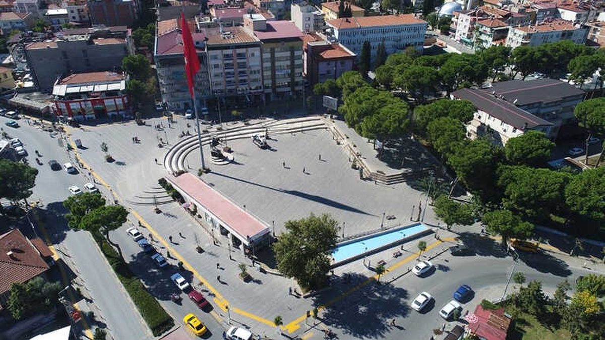 Alaşehir\'de Cadde Üstü Otoparklar Artık Ücretsiz