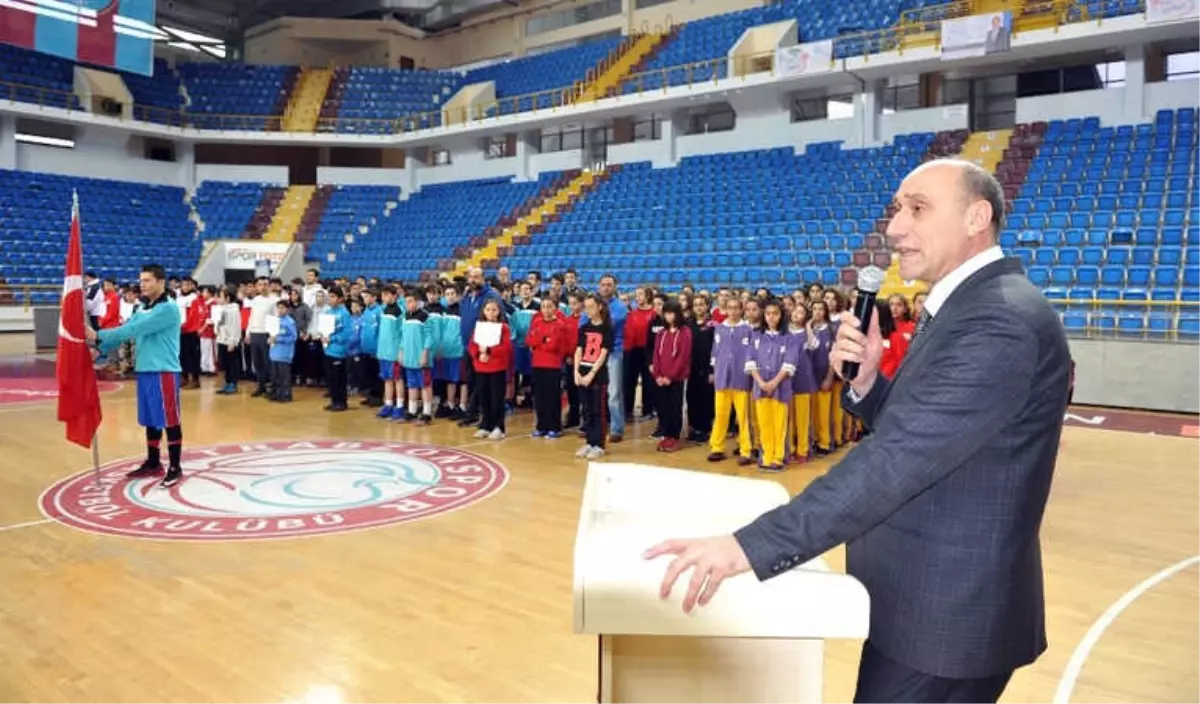 Anadolu Yıldızlar Ligi Basketbol Çeyrek Final Müsabakaları Trabzon\'da Başladı