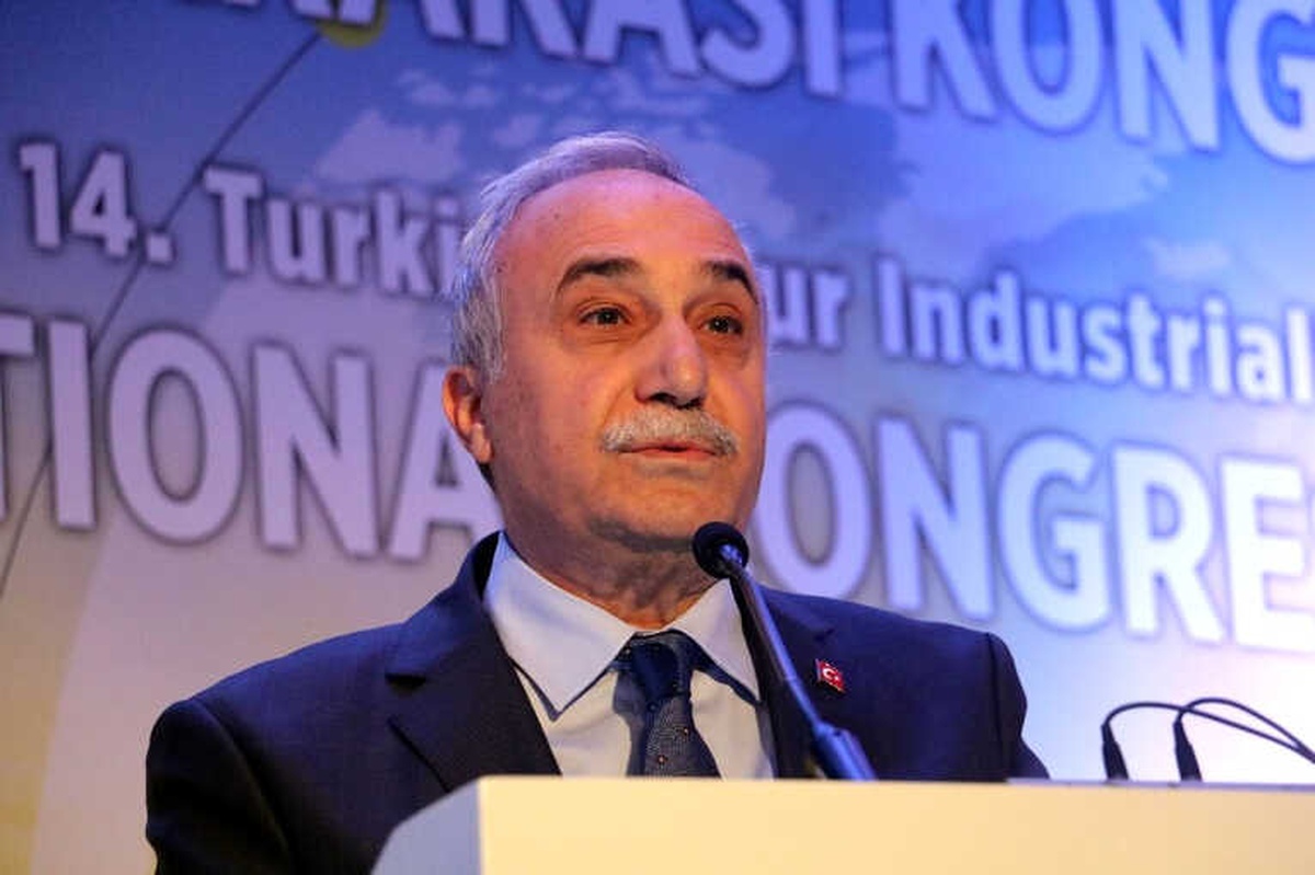 Bakan Fakıbaba, "Türkiye\'de Yılda 1,7 Milyar Ekmek İsraf Ediliyor"