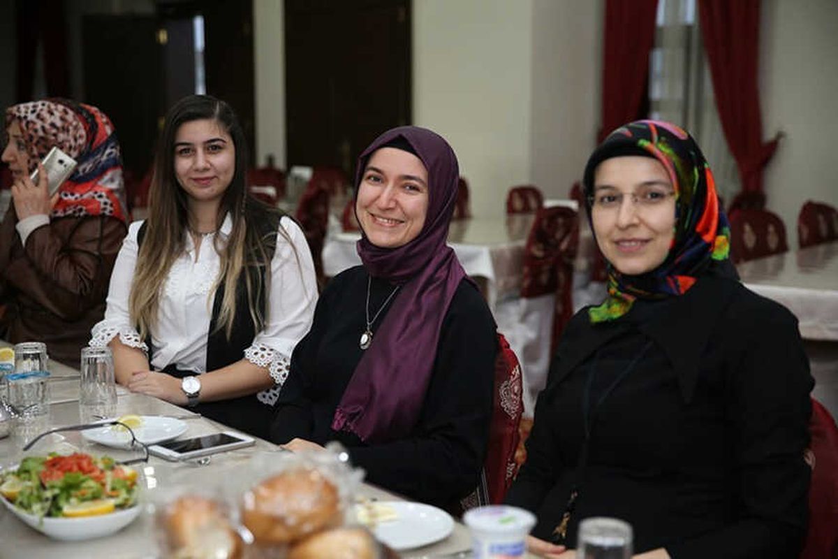 Başkan Ercan Kadın Çalışanlarıyla Bir Araya Geldi