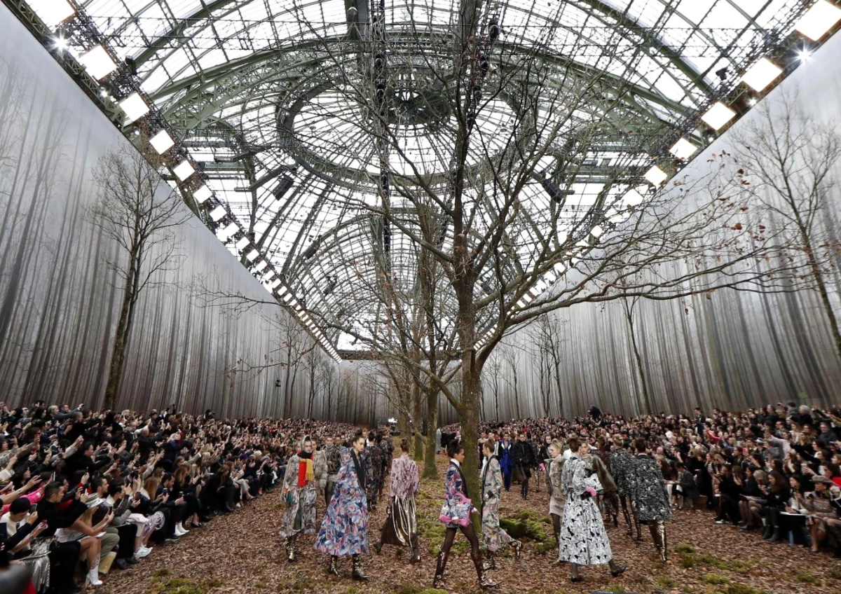 Moda Devi Chanel, Defile için 150 Yıllık Ağaçları Kesince Tepkilerin Odağına Oturdu