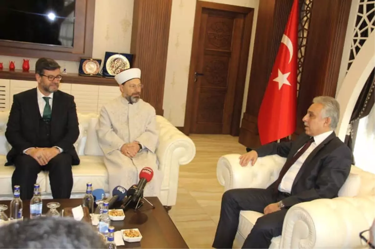 Diyanet İşleri Başkanı Erbaş: "Bazı İnsanlar Halkımızı Yanlış Bilgilendiriyor"