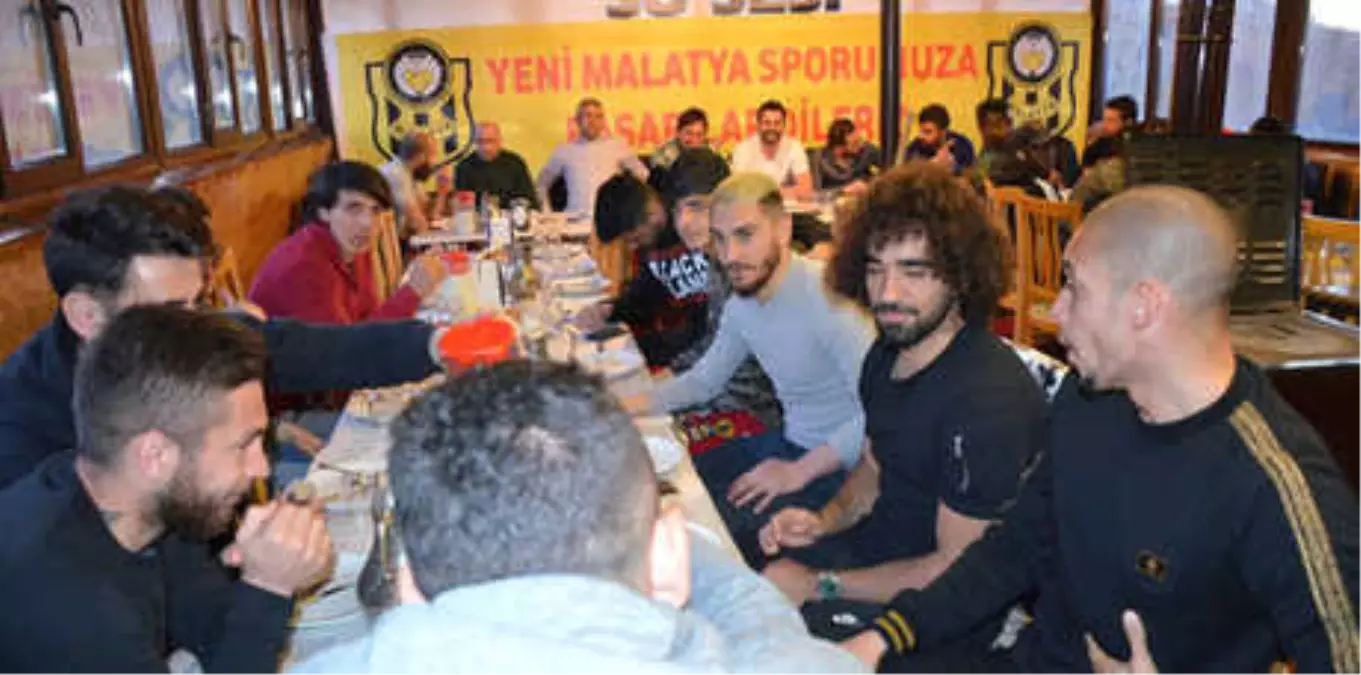 Evkur Yeni Malatyaspor\'a Moral Yemeği