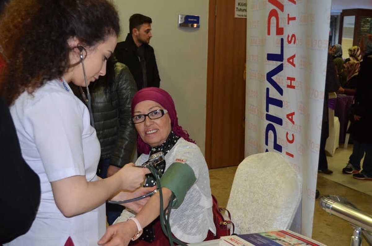 Hospitalpark Darıca Hastanesi, 8 Mart\'ta Kadınları Unutmadı