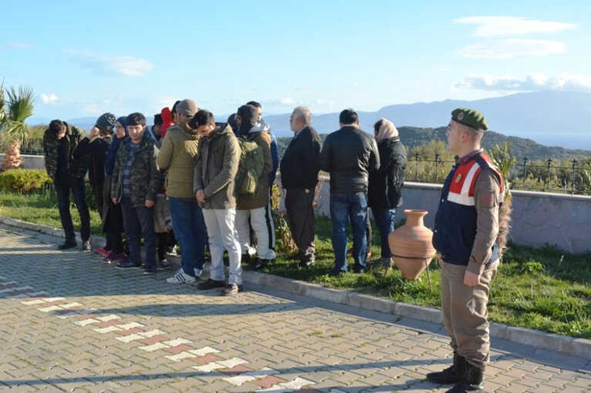 Kamyonet Kasasında Umuda Yolculuk