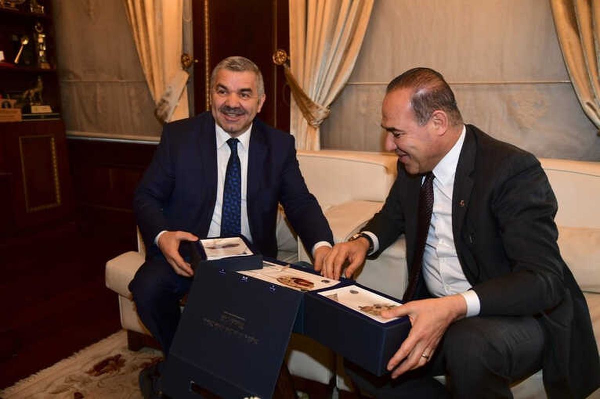 Kayseri Büyükşehir Belediye Başkanı Çelik\'ten Adana\'ya Övgü Açıklaması