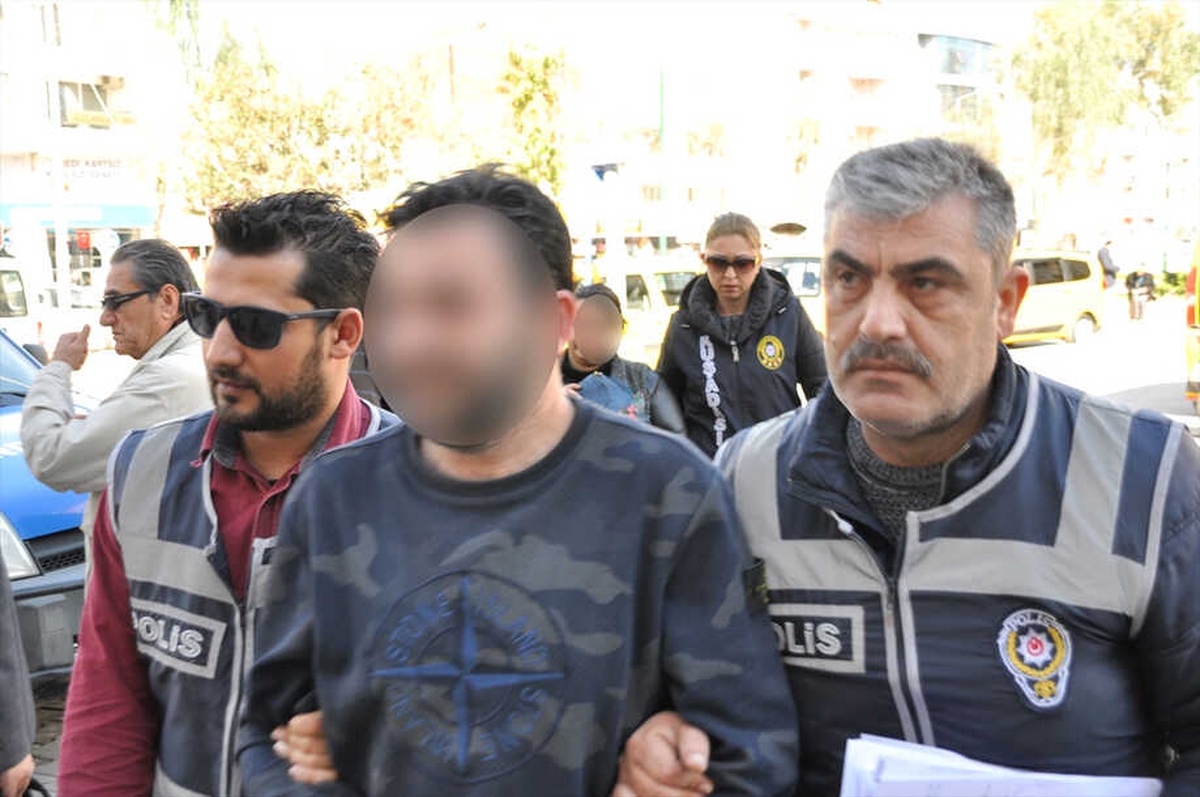 Kuşadası\'nda Aranan 2 Kişi Yakalandı