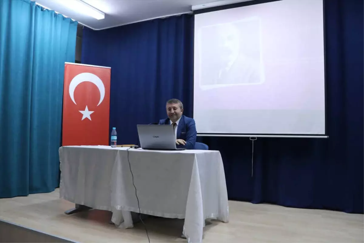 Mehmet Akif Ersoy ve Gençlik" Konferansı