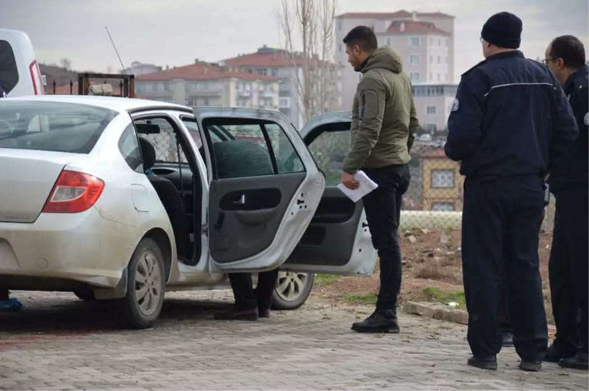 Otomobil İçerisinde Ölü Bulundu