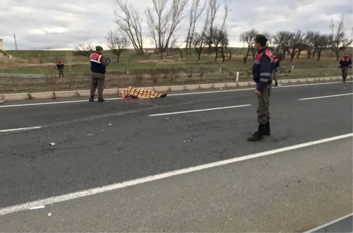 Otomobilin Çarptığı Çocuk Hayatını Kaybetti