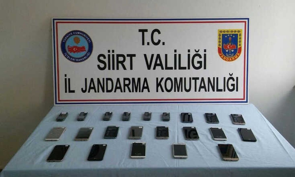 Siirt\'te Kaçak Cep Telefonu Ele Geçirildi