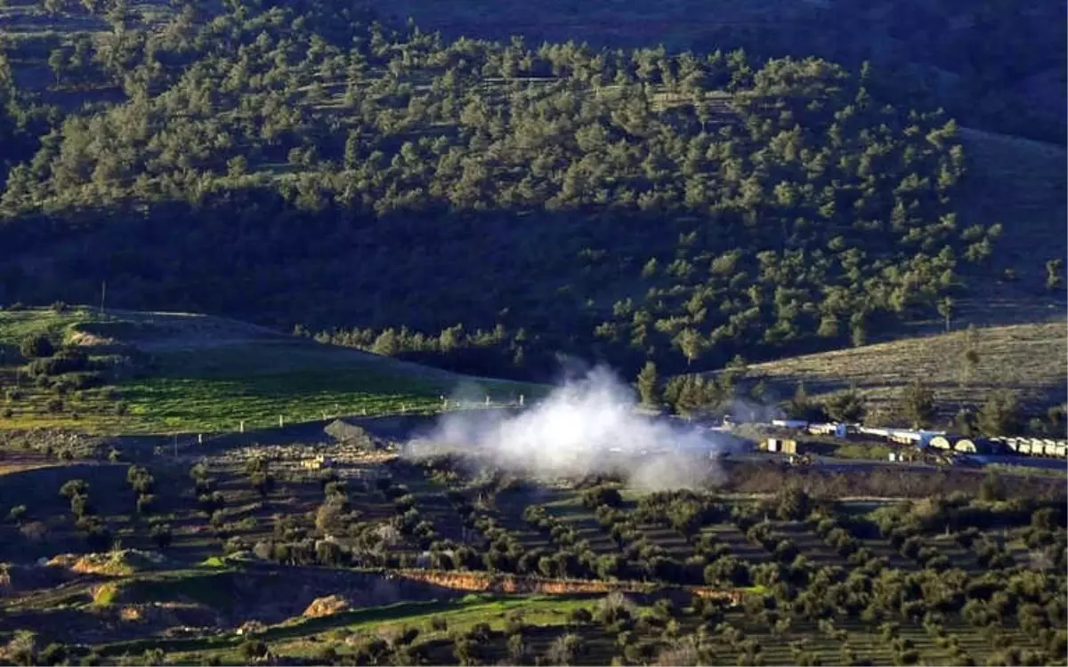 Suriye\'de Ypg Mevzileri Fırtına Obüsleri ile Vuruluyor