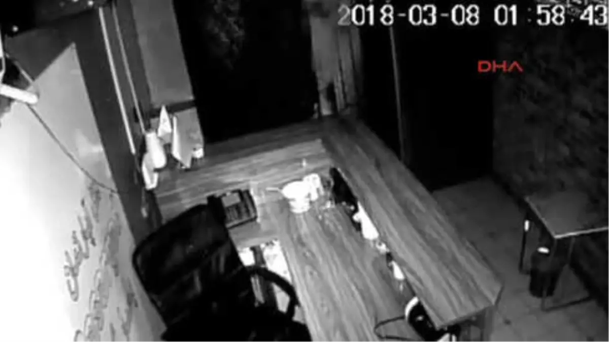 Travestiyi Öldüren Şüpheli İki Kadını Gasp Etmeye Çalışırken Yakalandı