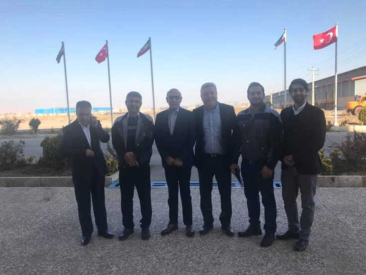 Türk İşadamına İran\'da Türk Bayraklı Jest
