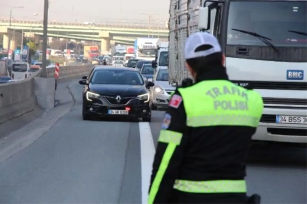 Usulsüz Çakar Takanlara Ceza Kesildi