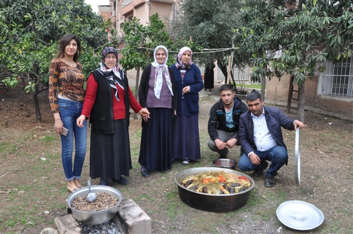 Annelerden Mehmetçik\'e Sıcak Yemek
