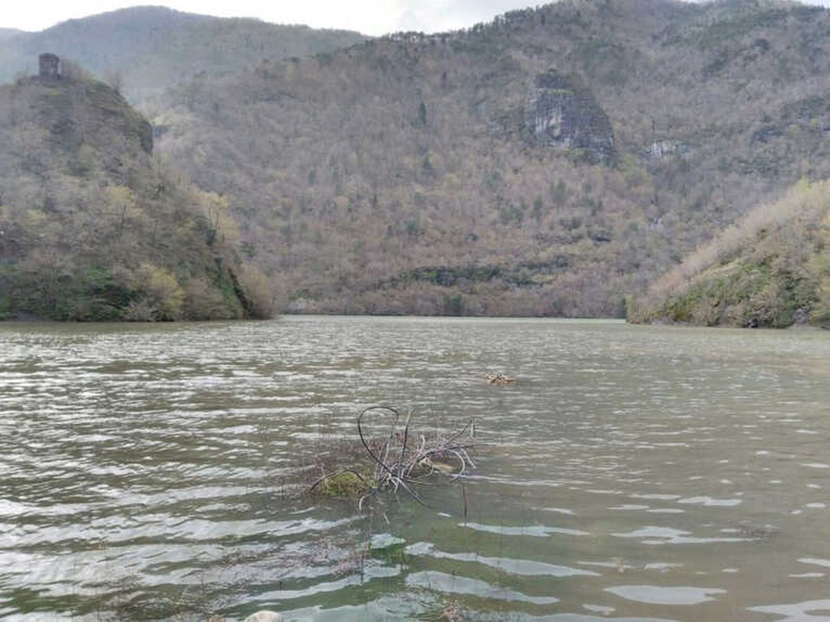 Artvin\'de Baraj Gölünde Tekne Battı; 1 Kayıp, 1 Yaralı