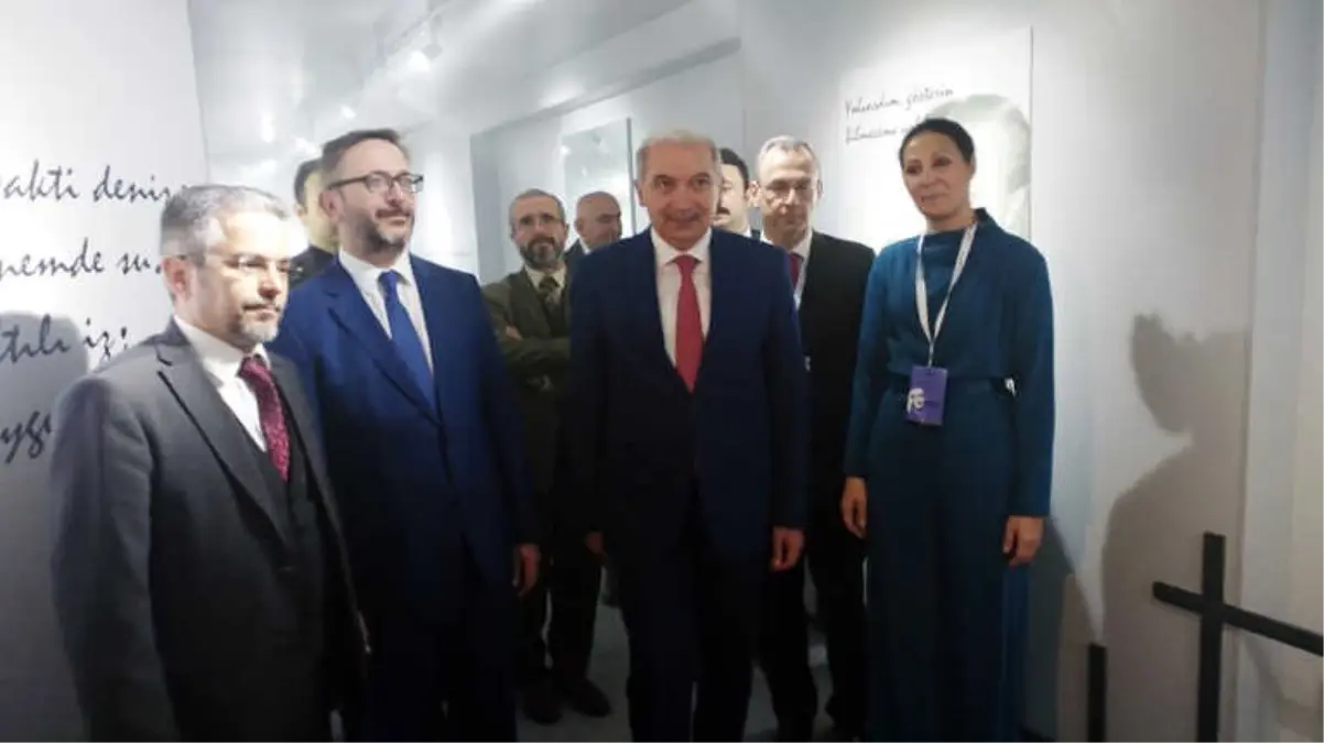 Cnr 5\'inci Uluslararası Kitap Fuarında Necip Fazıl Kısakürek Sergisi Açıldı