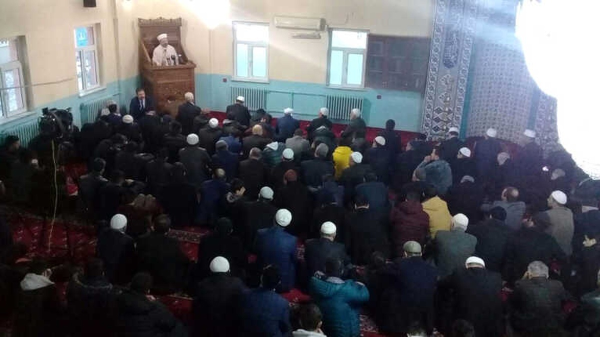 Diyanet İşleri Başkanı Erbaş, Sabah Namazını Hakkari\'de Kıldı