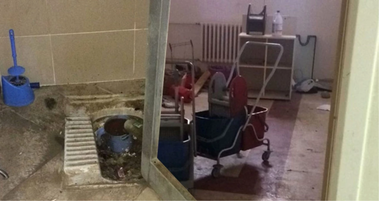 Diyarbakır\'da Tuvaletleri Temizlenmeyen Okul Mikrop Yuvasına Döndü