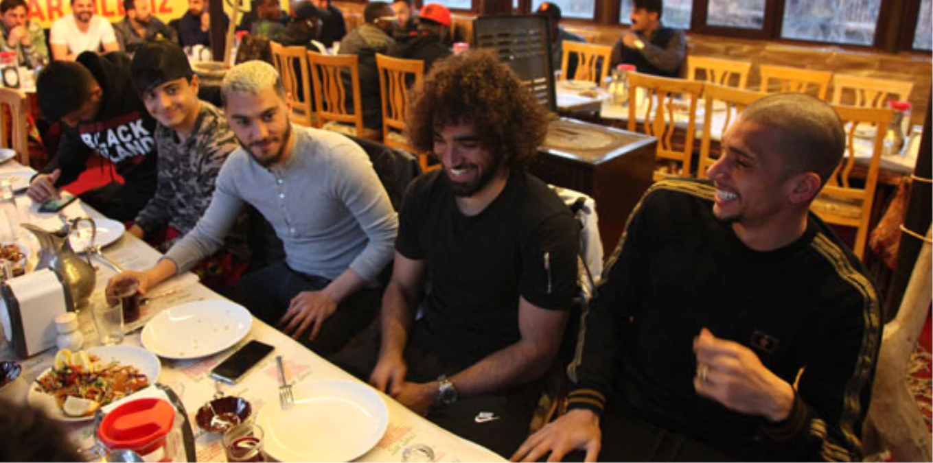 Fenerbahçe Maçı Öncesi Malatyaspor\'a Moral Yemeği