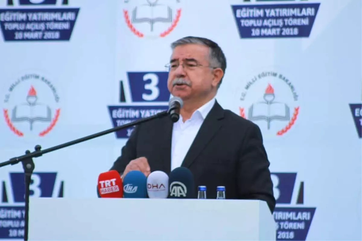 Milli Eğitim Bakanı Yılmaz: "25 Bin Öğretmenimizi Eğitim Ailemize Katacağız"