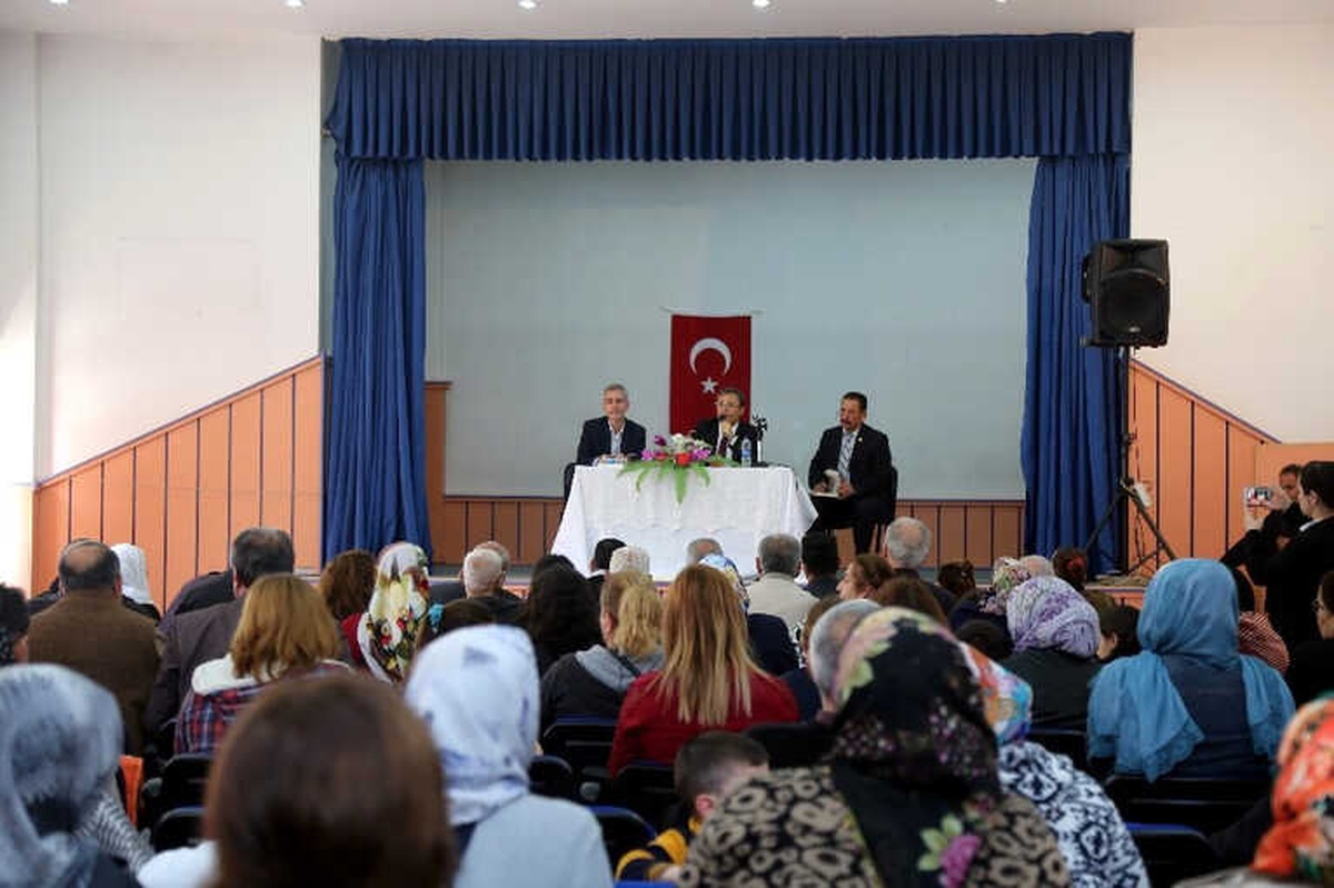 Pamuk: "Daha Önce Akdeniz\'de Sorunlar Çözülmemiş, Biriktirilmiş, Ötelenmiş, Çözülmek İstenmemiş"