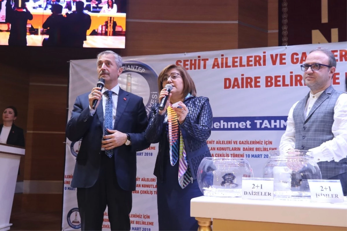 Şehit ve Gazi Aileleri İçin Yapılan Konutların Sahibi Kura ile Belirlendi