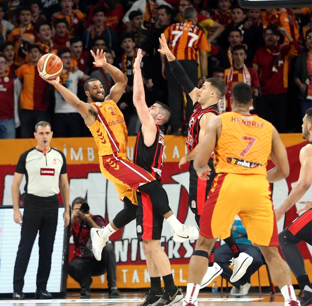 Tahincioğlu Basketbol Süper Ligi: Galatasaray Odeabank: 84 - Eskişehir Basket: 78