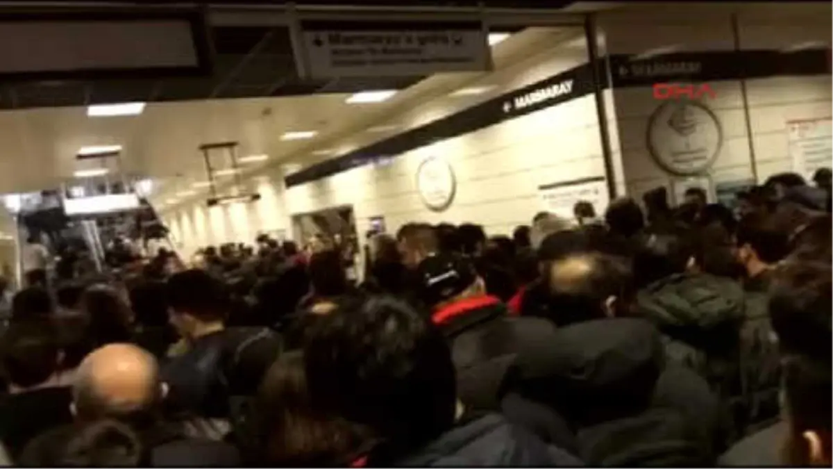 Vapur Seferleri Yapılamayınca Marmaray\'da Yoğunluk Yaşanıyor