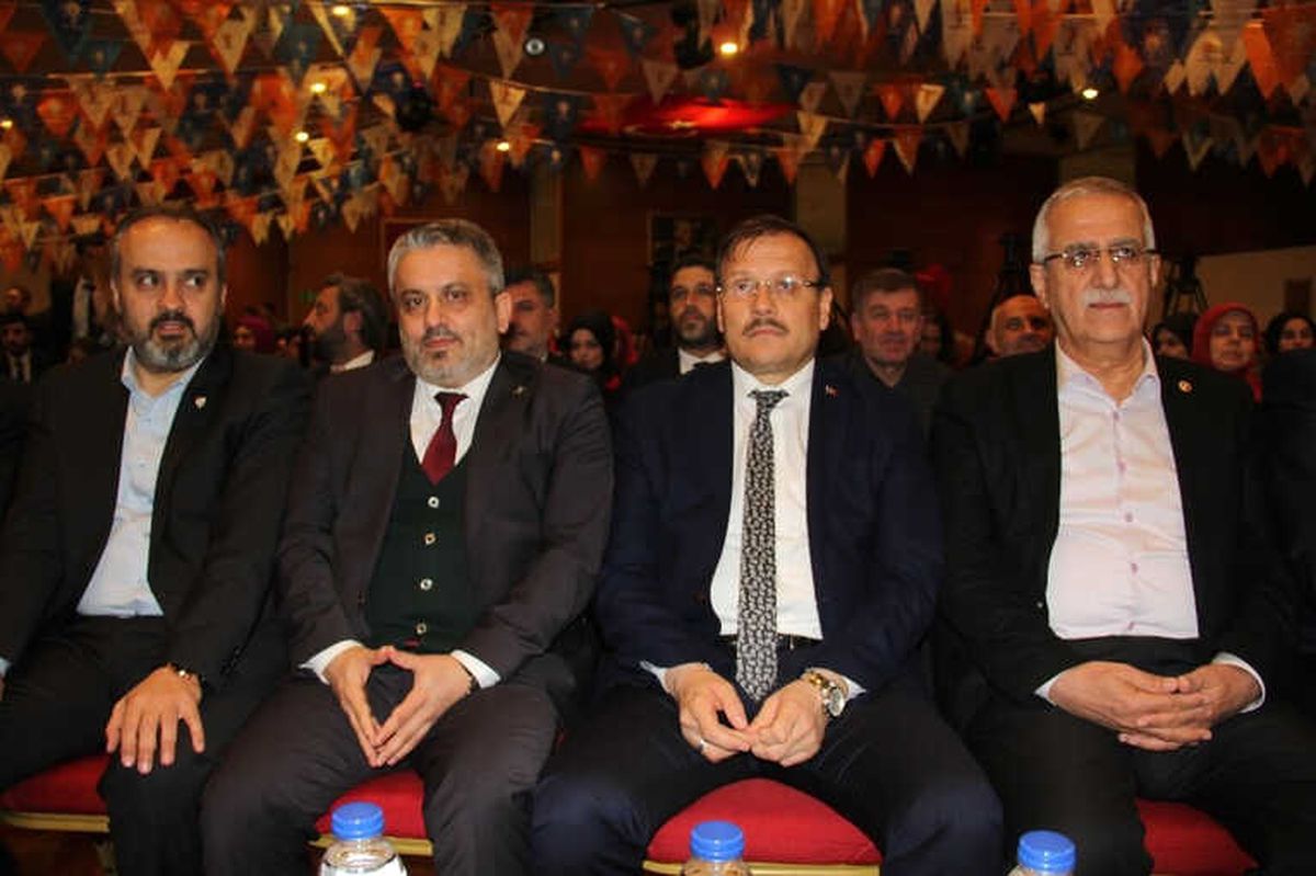 Başbakan Yardımcısı Çavuşoğlu: "Teröristlere Karşı Mehmetçiklerimiz Büyük Bir Başarı Sergiliyor"